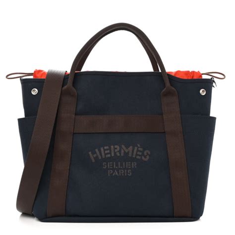 HERMES Canvas The Grooming Bag Bleu Navy Feu